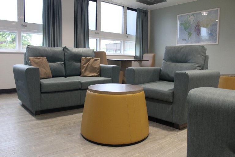 Lounge area